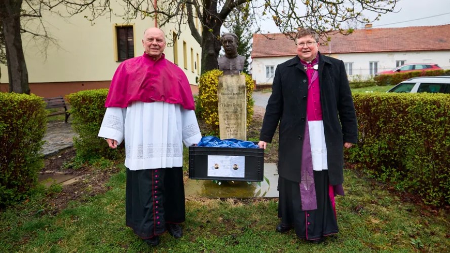 Foto: Vojtěch Hlávka, Člověk a víra
